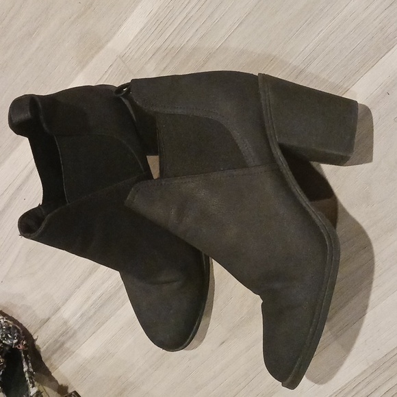 Size 40 Divided brand ankle boots - Picture 4 of 5